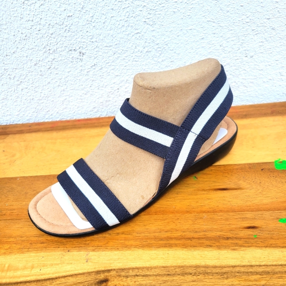 1 Amputee Shoe Women's  LifeStride Sandals  Size 10 M - Picture 6 of 16